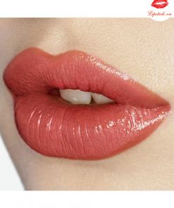 k.i.s.s.i.n.g-lipstick_coachella-coral-model_2_1